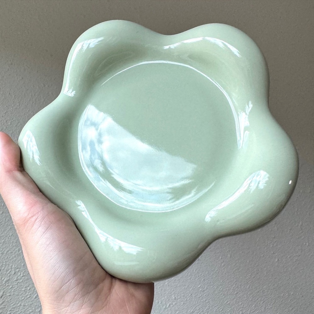 New Sage Green Scalloped Ceramic Flower Trinket Cat Dish with Wood Pedestal Base
